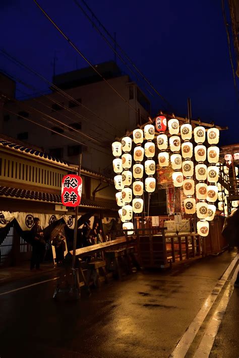 災厄屏風|【京都市下京区】災厄を払う神事、祇園祭の宵山で絢爛豪華な屏。